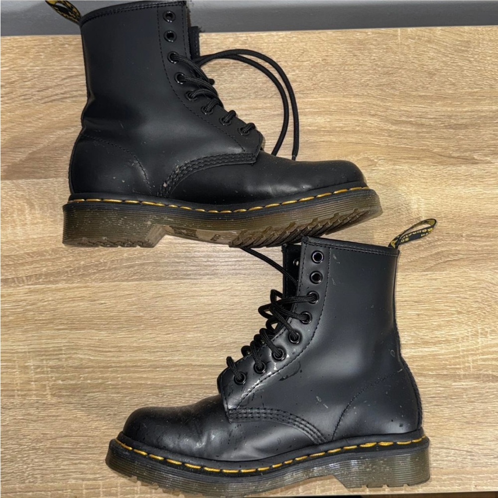 Dr Martens Classic 8-eye Boots
